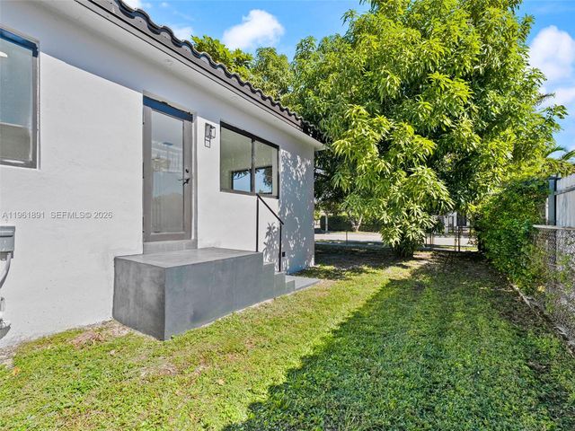 2500 SW 23rd Ter, Miami, FL 33145