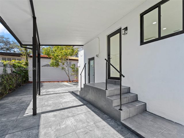 2500 SW 23rd Ter, Miami, FL 33145