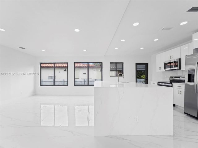 2500 SW 23rd Ter, Miami, FL 33145