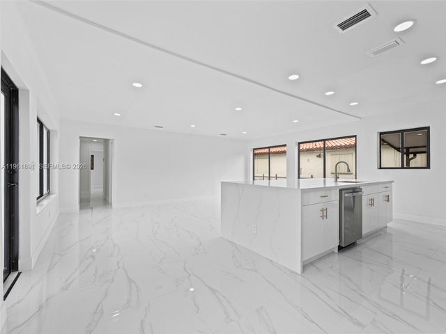 2500 SW 23rd Ter, Miami, FL 33145