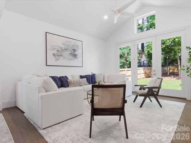 129 S Gardner Avenue, Charlotte, NC 28208