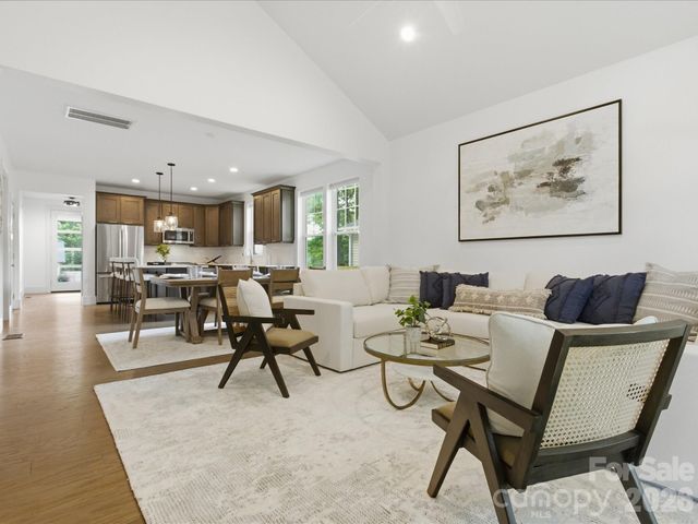 129 S Gardner Avenue, Charlotte, NC 28208