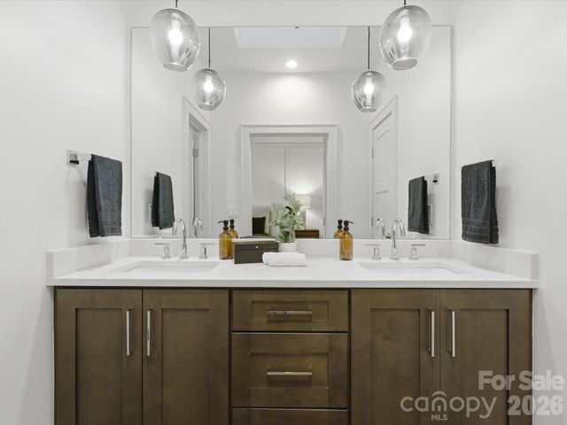 129 S Gardner Avenue, Charlotte, NC 28208