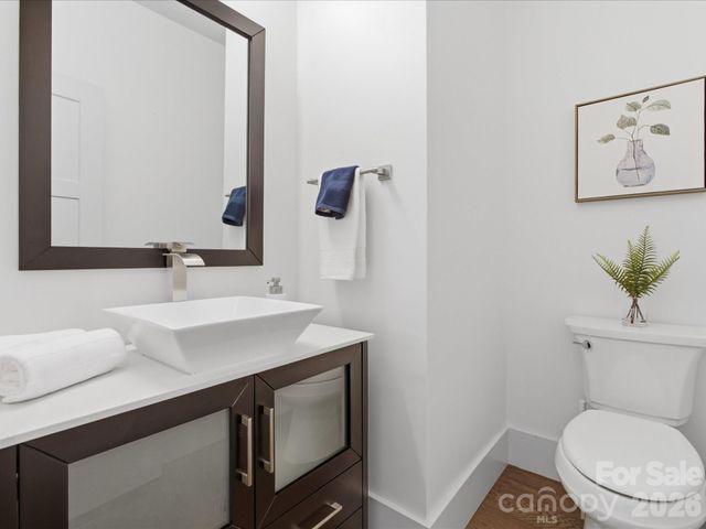 129 S Gardner Avenue, Charlotte, NC 28208