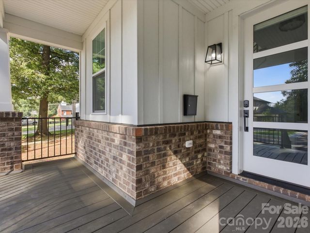 129 S Gardner Avenue, Charlotte, NC 28208