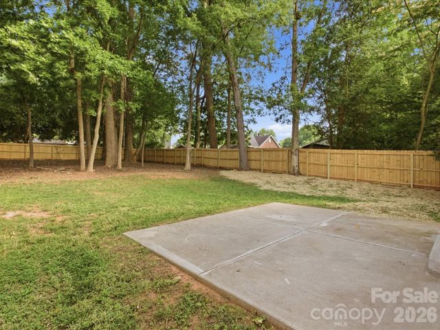 129 S Gardner Avenue, Charlotte, NC 28208