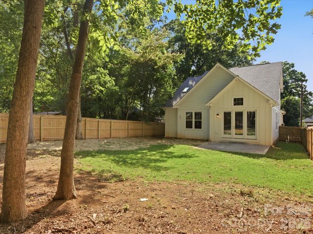129 S Gardner Avenue, Charlotte, NC 28208