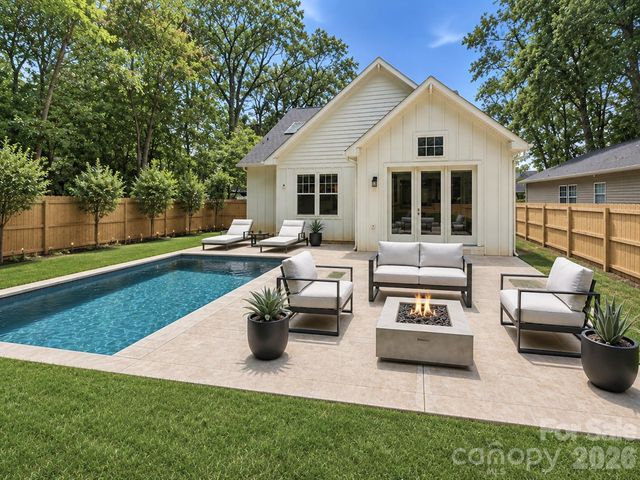 129 S Gardner Avenue, Charlotte, NC 28208