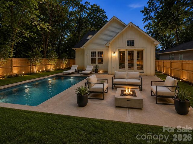 129 S Gardner Avenue, Charlotte, NC 28208