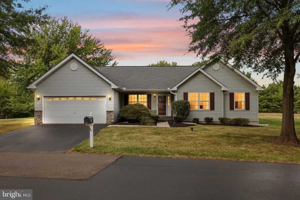 94 PRESIDENTIAL DR, Royersford, PA 19468