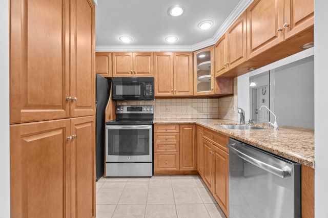 811 Sky Pine Way A2, Greenacres, FL 33415