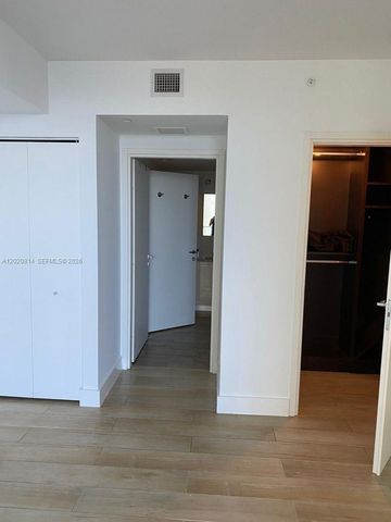 1300 Brickell Bay Drive 1805, Miami, FL 33131