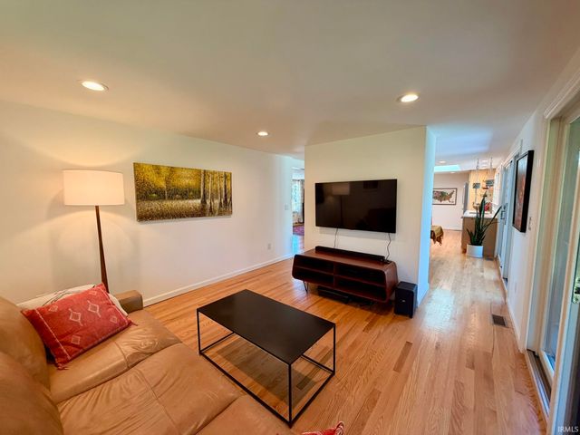 816 S Anna Lee Lane, Bloomington, IN 47403