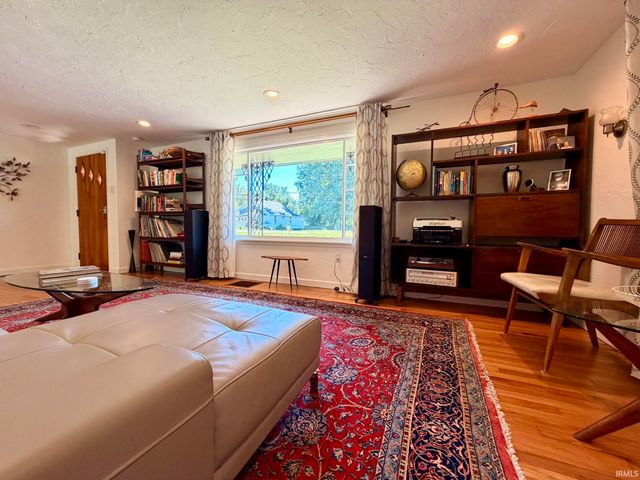 816 S Anna Lee Lane, Bloomington, IN 47403