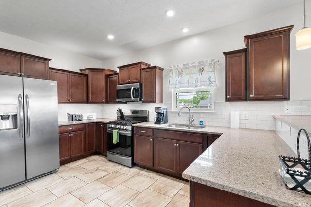 3293 Charlais Circle, Delphi, IN 46923