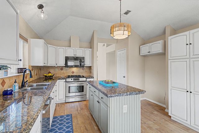 605 Teakwood Drive, Flower Mound, TX 75028