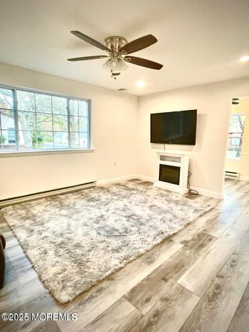 19b Maplewood Drive 52, Whiting, NJ 08759