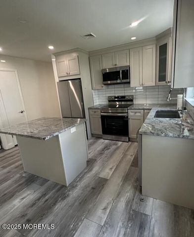 19b Maplewood Drive 52, Whiting, NJ 08759