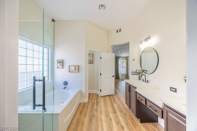 8217 Cabin Springs Avenue, Las Vegas, NV 89131