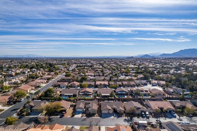 8217 Cabin Springs Avenue, Las Vegas, NV 89131