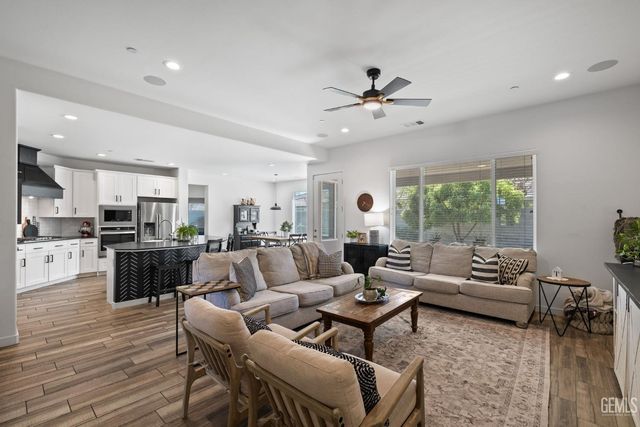 11631 Shady Valley Place, Bakersfield, CA 93311