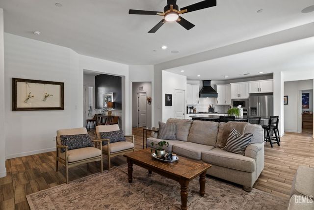 11631 Shady Valley Place, Bakersfield, CA 93311