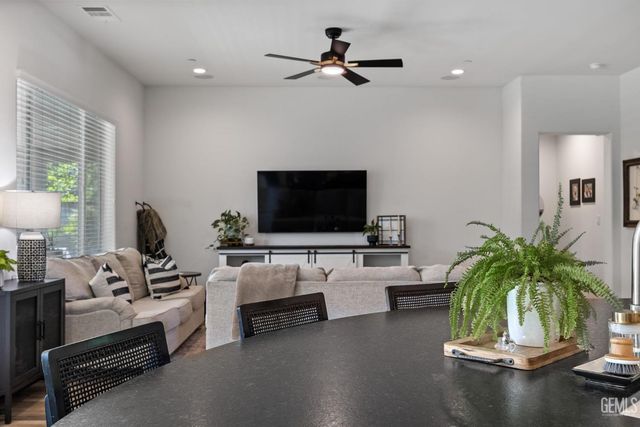 11631 Shady Valley Place, Bakersfield, CA 93311