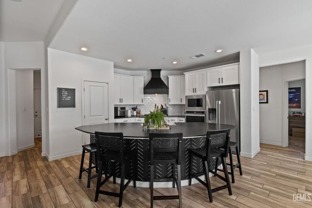 11631 Shady Valley Place, Bakersfield, CA 93311