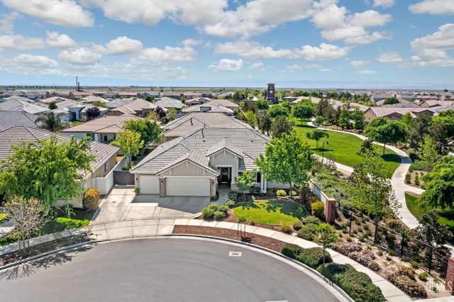 11631 Shady Valley Place, Bakersfield, CA 93311