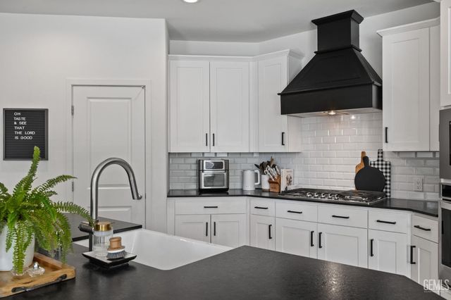 11631 Shady Valley Place, Bakersfield, CA 93311