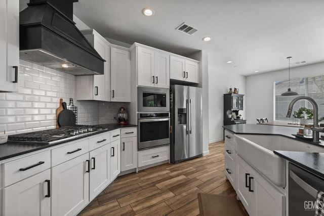 11631 Shady Valley Place, Bakersfield, CA 93311