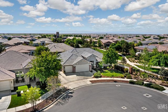 11631 Shady Valley Place, Bakersfield, CA 93311