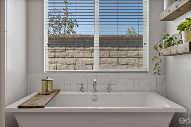 11631 Shady Valley Place, Bakersfield, CA 93311