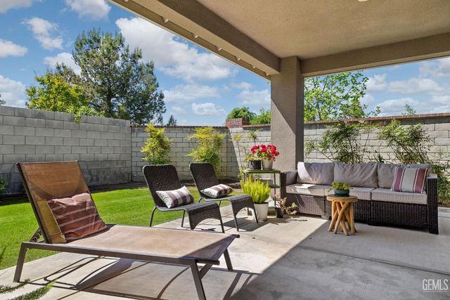 11631 Shady Valley Place, Bakersfield, CA 93311