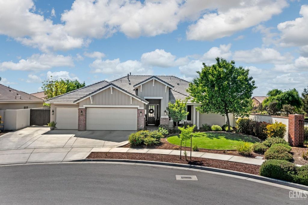 11631 Shady Valley Place, Bakersfield, CA 93311