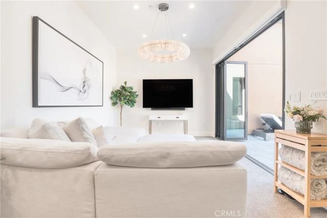 362 W Green 117, Pasadena, CA 91105