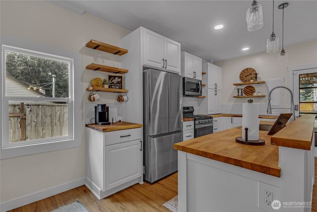 140 Skyline Drive, Port Angeles, WA 98362