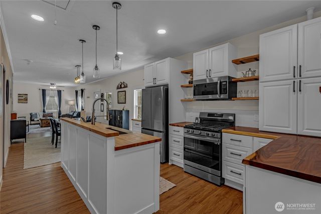 140 Skyline Drive, Port Angeles, WA 98362