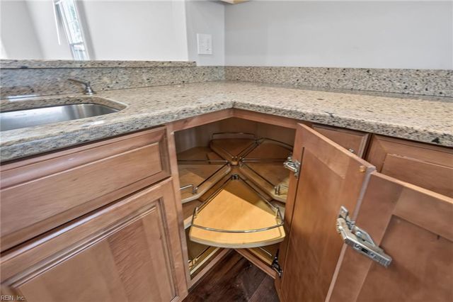 1069 Guest DR, Virginia Beach, VA 23454