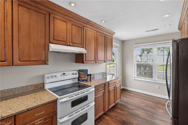 1069 Guest DR, Virginia Beach, VA 23454