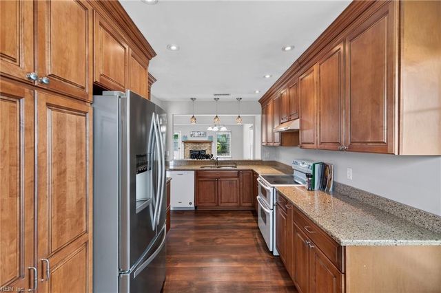 1069 Guest DR, Virginia Beach, VA 23454