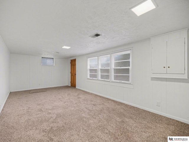 108 Hillside Drive, Bellevue, NE 68005