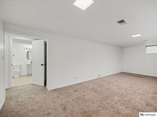 108 Hillside Drive, Bellevue, NE 68005