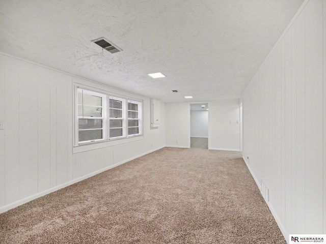 108 Hillside Drive, Bellevue, NE 68005