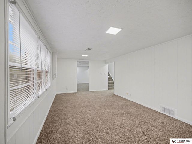 108 Hillside Drive, Bellevue, NE 68005