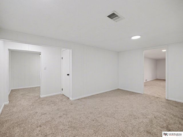 108 Hillside Drive, Bellevue, NE 68005