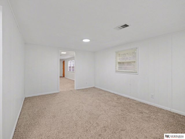 108 Hillside Drive, Bellevue, NE 68005