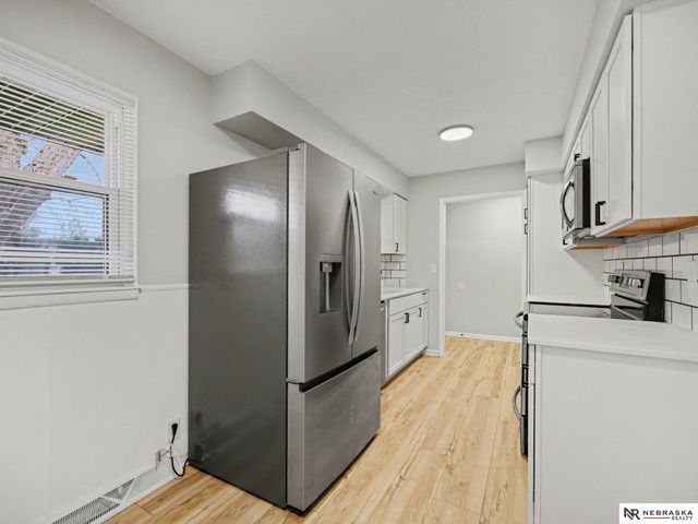 108 Hillside Drive, Bellevue, NE 68005