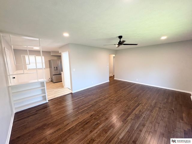 108 Hillside Drive, Bellevue, NE 68005