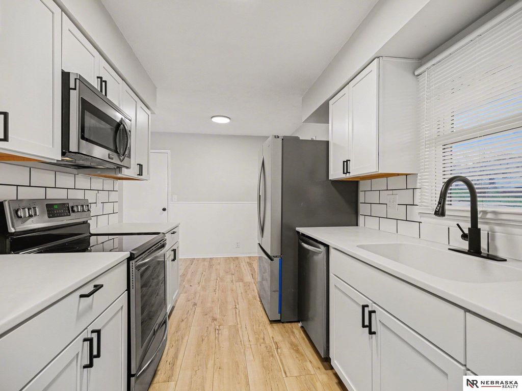 108 Hillside Drive, Bellevue, NE 68005